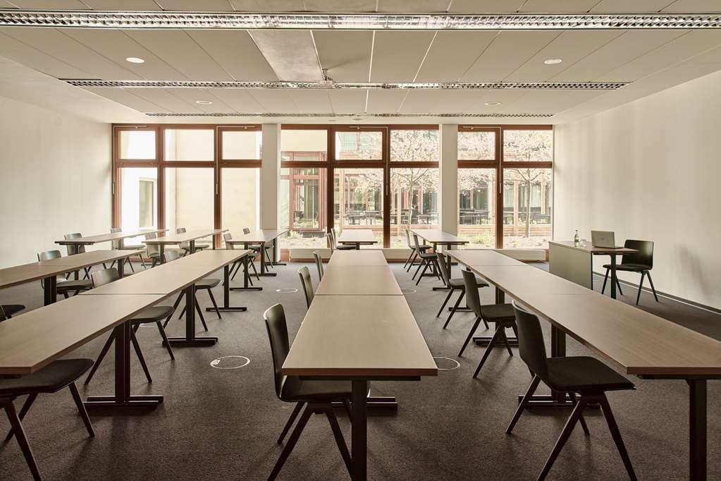 Hotel Bold Campus Königstein im Taunus Facilidades foto